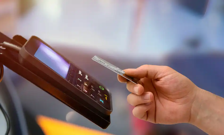 Orlando Credit Card Processing - Contactless Payment with Stationary Terminal